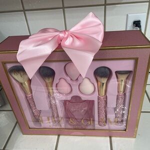 Glitz & Glam makeup brush set 💓